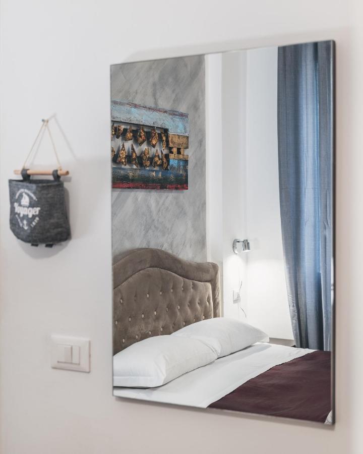 Bulldog Station Apartments With Private Wc, Ac, Tv Местре Екстериор снимка
