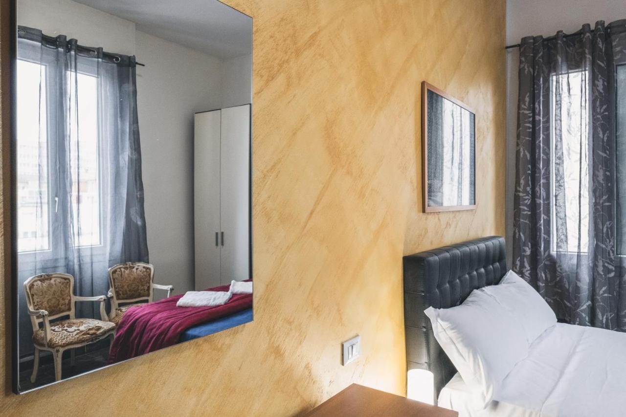 Bulldog Station Apartments With Private Wc, Ac, Tv Местре Екстериор снимка