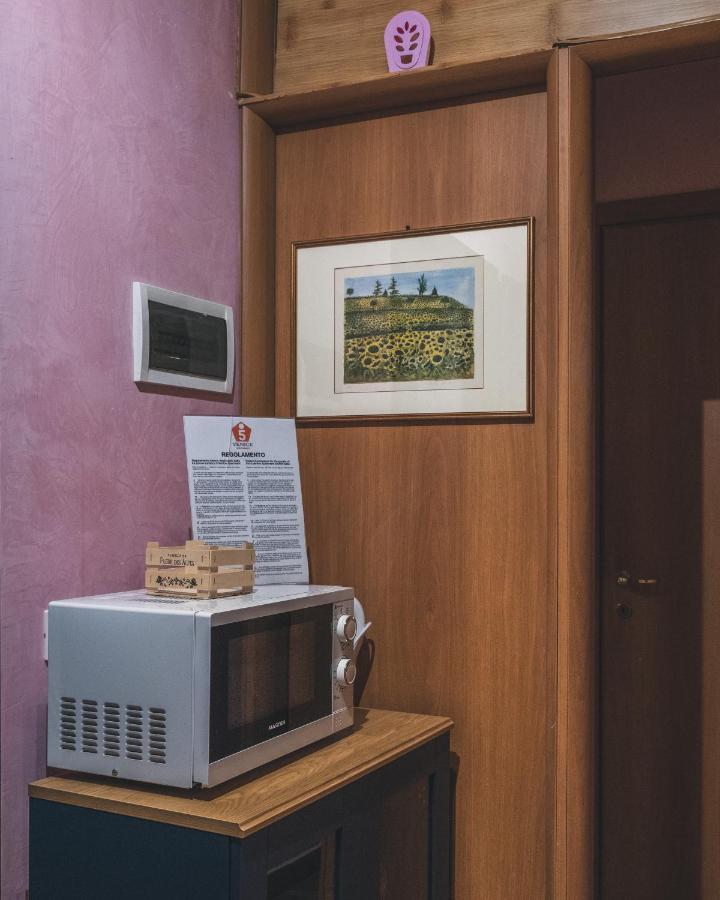 Bulldog Station Apartments With Private Wc, Ac, Tv Местре Екстериор снимка