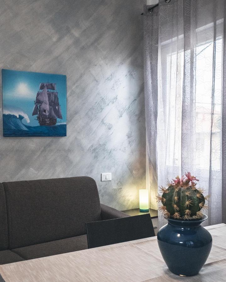 Bulldog Station Apartments With Private Wc, Ac, Tv Местре Екстериор снимка