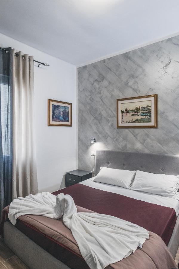 Bulldog Station Apartments With Private Wc, Ac, Tv Местре Екстериор снимка
